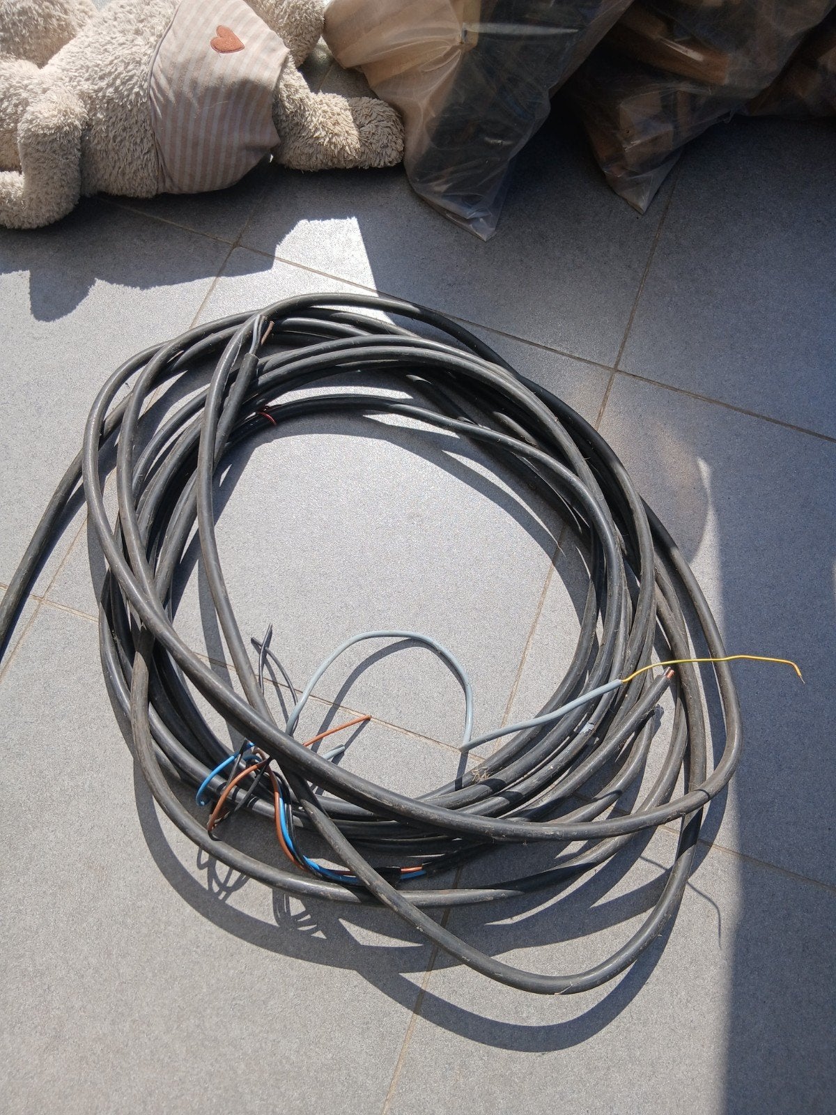 Titre de l'annonce :
​Câble d'Alimentation Électrique Noir M, Bricolage & Construction, Électricité & Câbles, Enlèvement