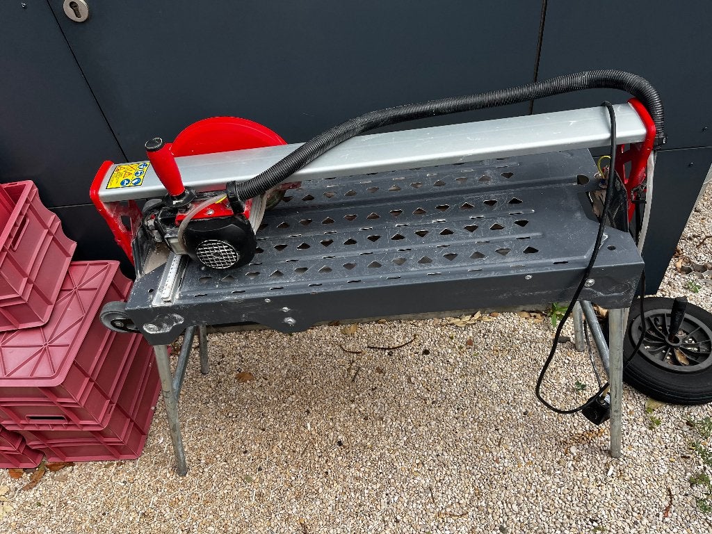 Tegelsnijder met diamantschijf en waterkoeling, Doe-het-zelf en Bouw, Gereedschap | Slijpmachines, Ophalen, Zo goed als nieuw