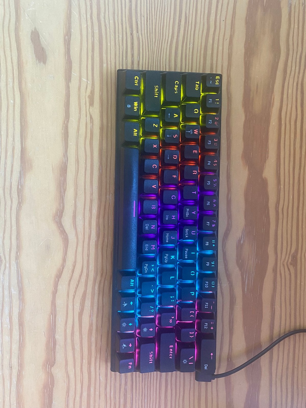 Mechanical keyboard 60% met rgb, Computers en Software, Toetsenborden, Gaming toetsenbord, Ophalen of Verzenden, Zo goed als nieuw
