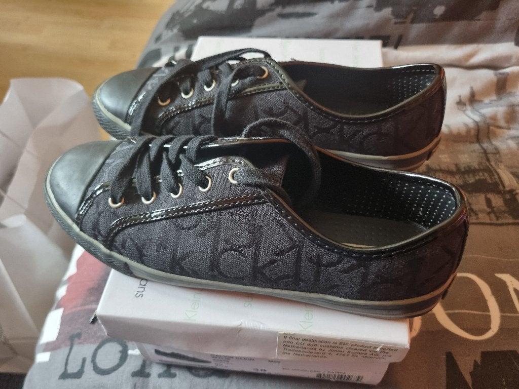 Baskets Calvin Klein, Enlèvement, Porté, Calvin Klein, Chaussures basses