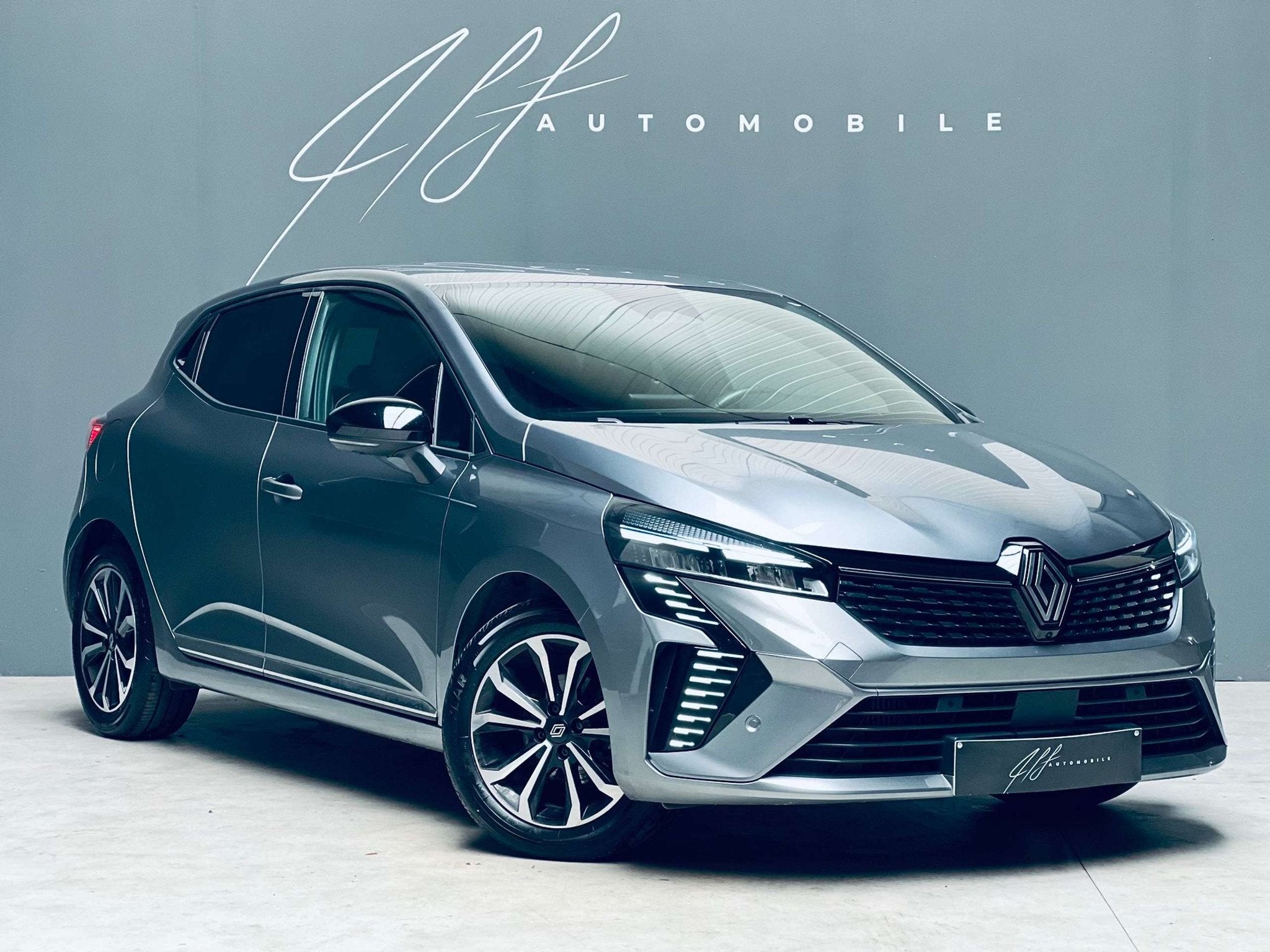 Renault Clio 1.0 TCe *CARPLAY*VIRTUAL COCKPIT*CAMERA 360*ECR, Argent ou Gris, Achat, Entreprise, https://public.car-pass.be/vhr/ffd60667-214c-42c6-9a49-5fb96f721a82