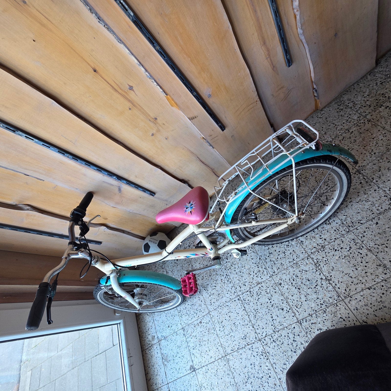 fiets van een klein meisje, Enlèvement ou Envoi
