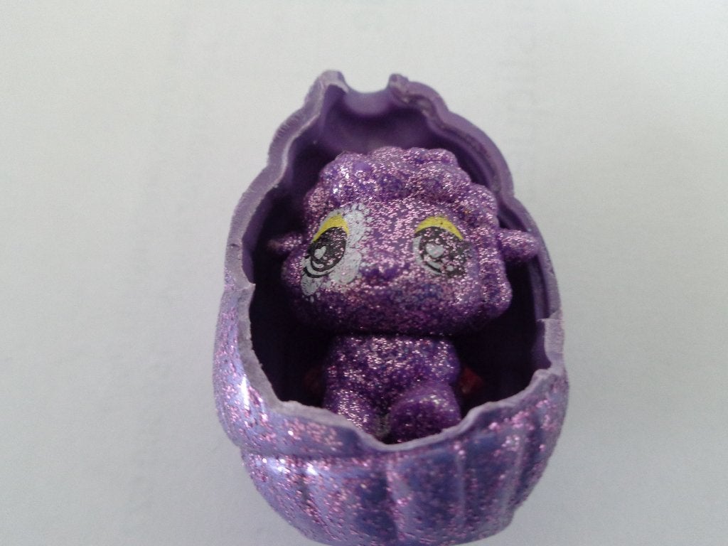 1 personnage HATCHIMALS "The Royal Hatch purple", Enlèvement ou Envoi, Comme neuf