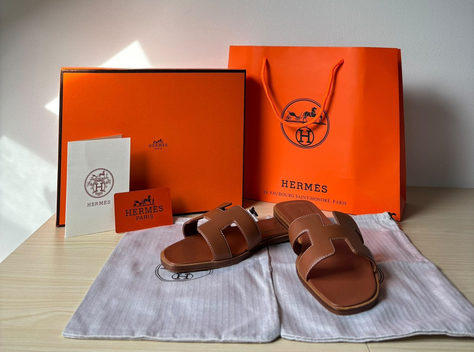 CLAQUETTES ORAN HERMES, Enlèvement, Comme neuf