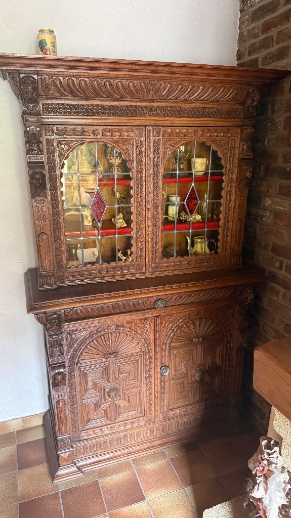 Armoire tête de lion, Enlèvement