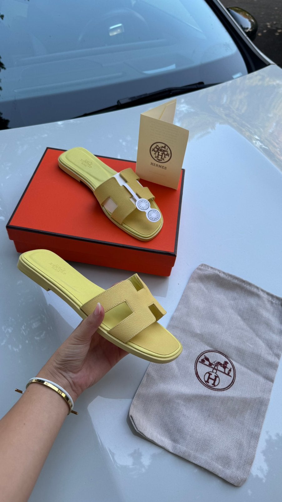 Sandales Hermes Oran, Neuf, Sandales de bain, Jaune, Enlèvement ou Envoi
