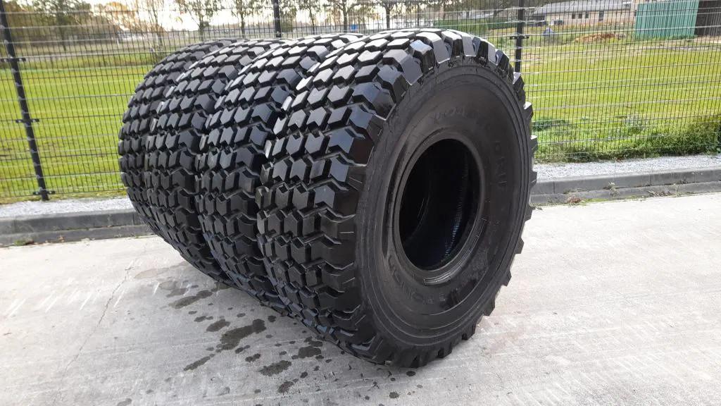 Nokian Loader Grip 23.5 R 25 Unused, Articles professionnels, Machines & Construction | Pièces