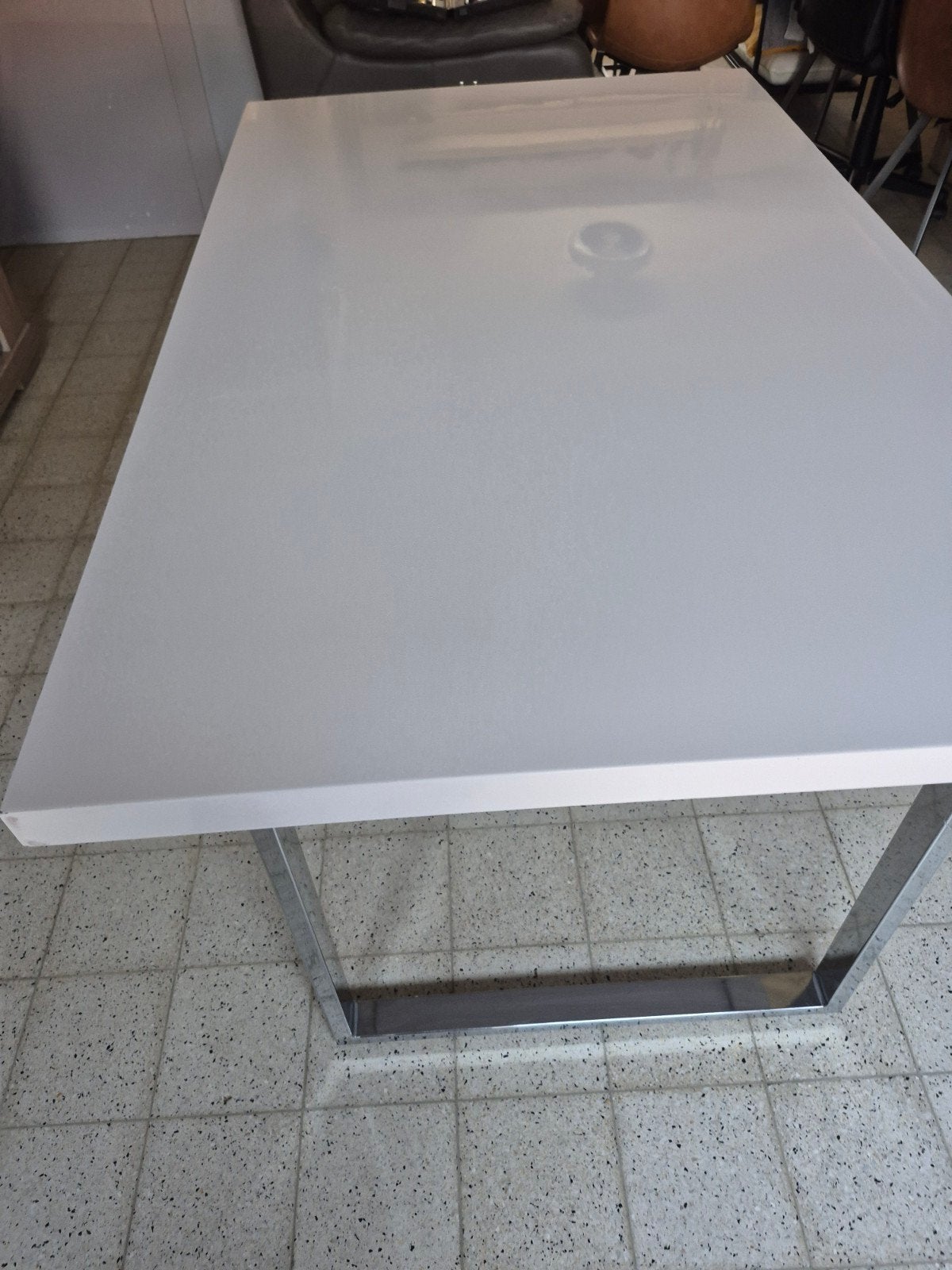 Eet tafel, Ophalen