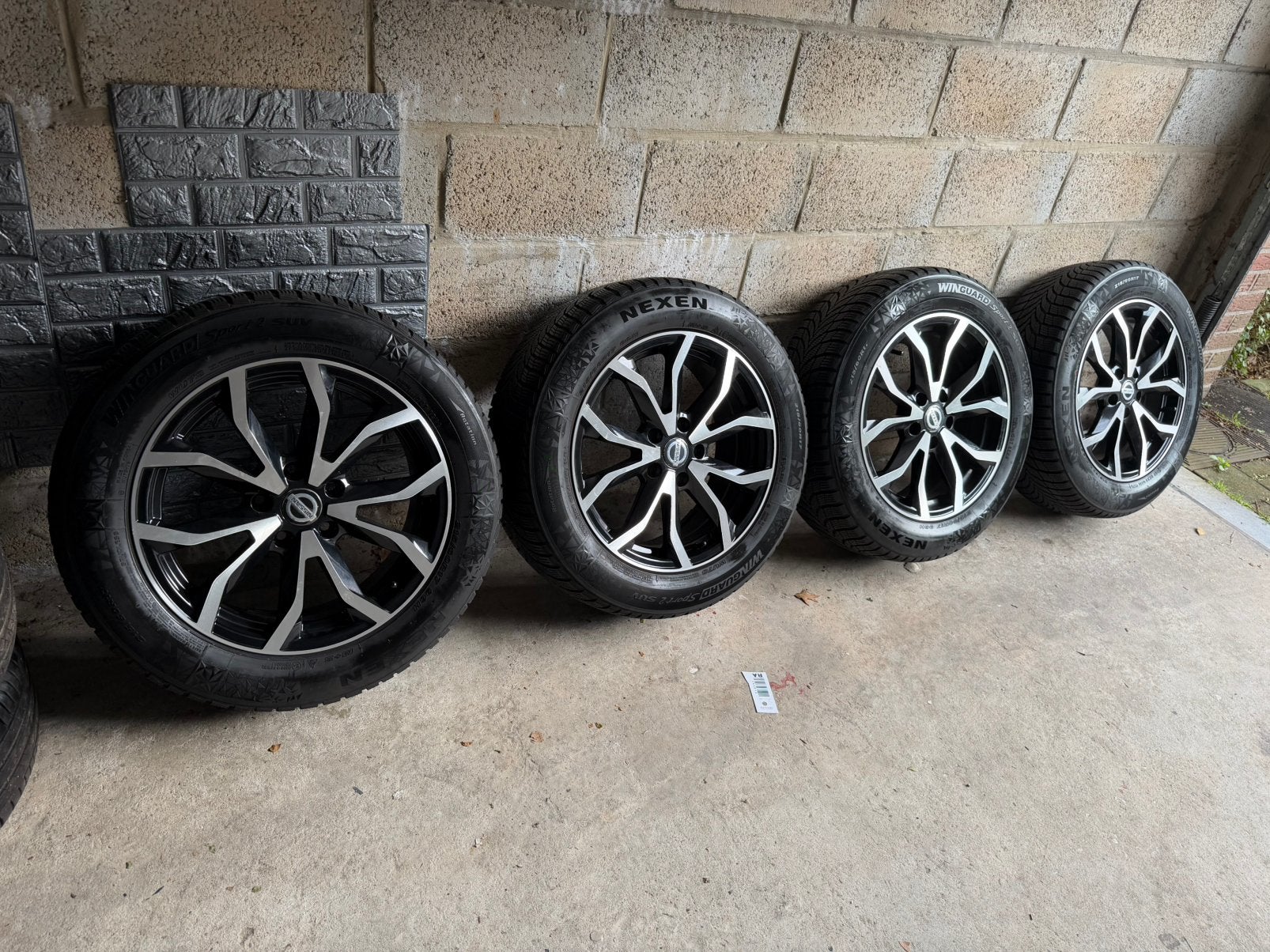 Orginele Nissan Qashqai velgen met banden 215.60.17, Auto-onderdelen, Ophalen of Verzenden, Band(en)