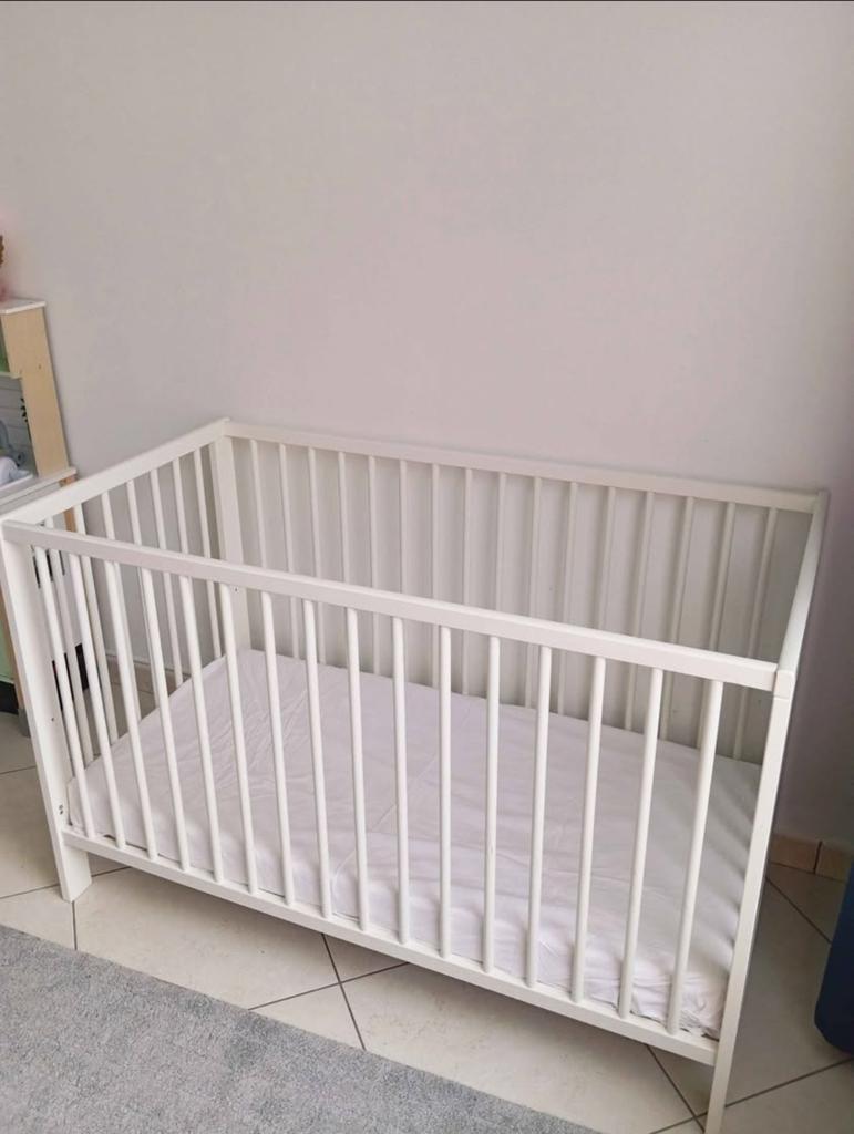 Ikea kinderbed, Enlèvement