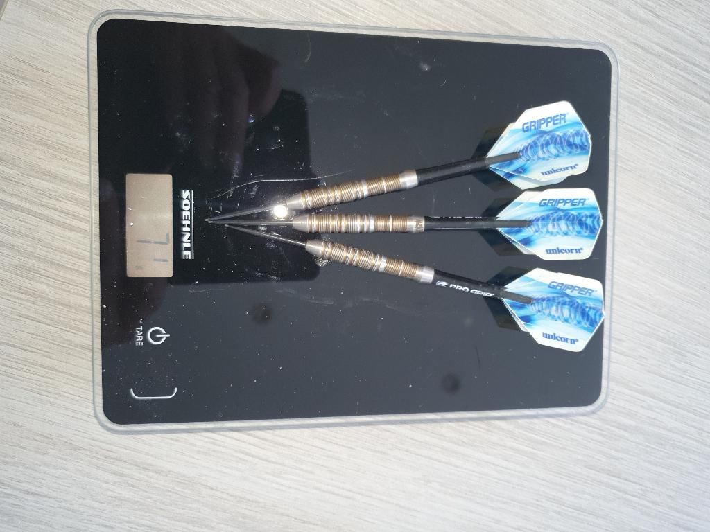 Darts en toebehoren, Sport en Fitness, Darts, Ophalen, Zo goed als nieuw, Pijlen
