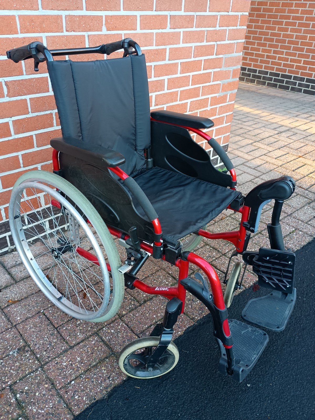 Invacare rolstoel, Diversen, Ophalen