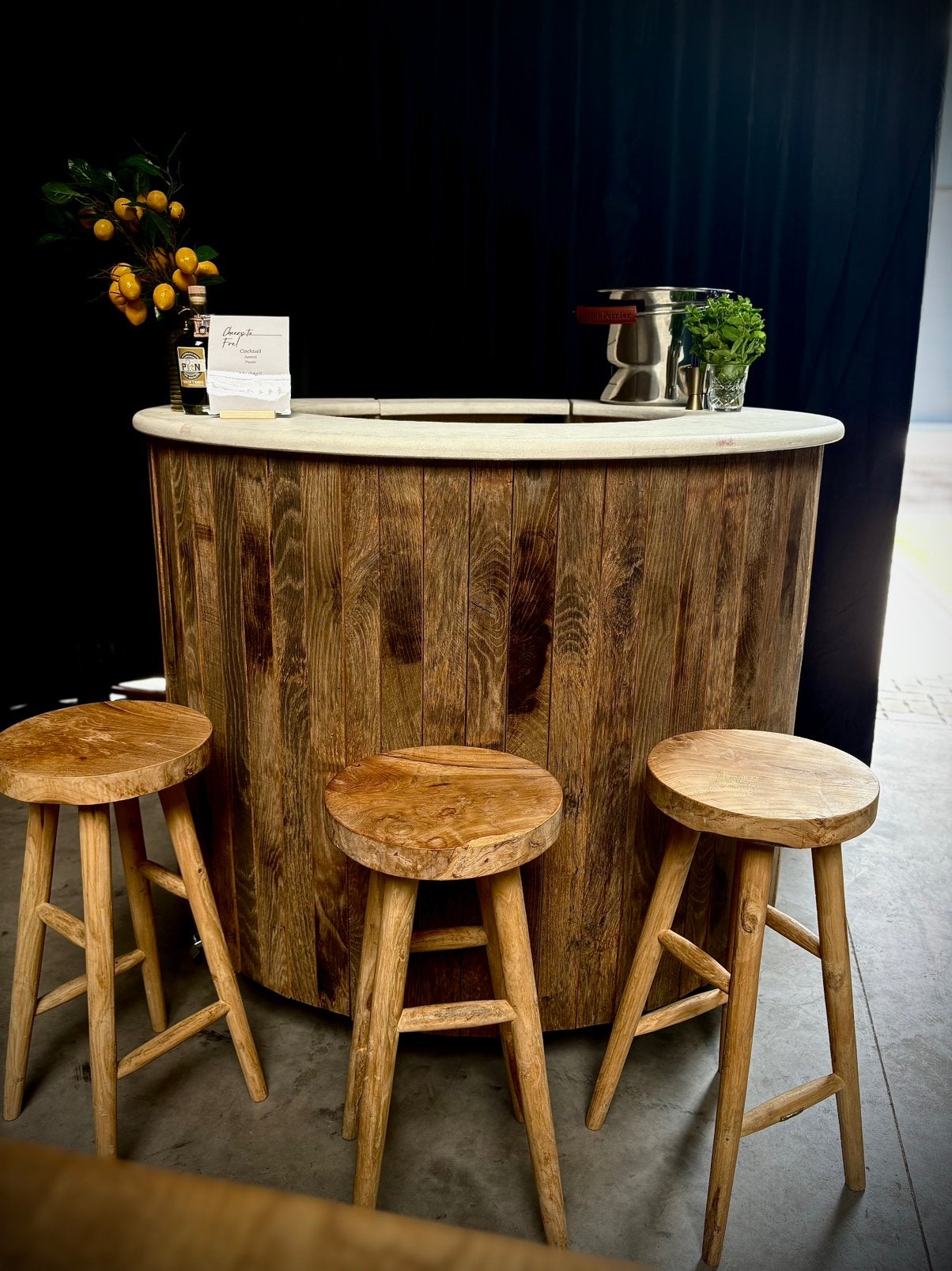 Eiken ronde coctailbar rond, Enlèvement, Comme neuf