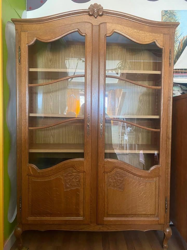 Massief eiken vitrinekast Louis XV stijl – perfecte staat, Ophalen