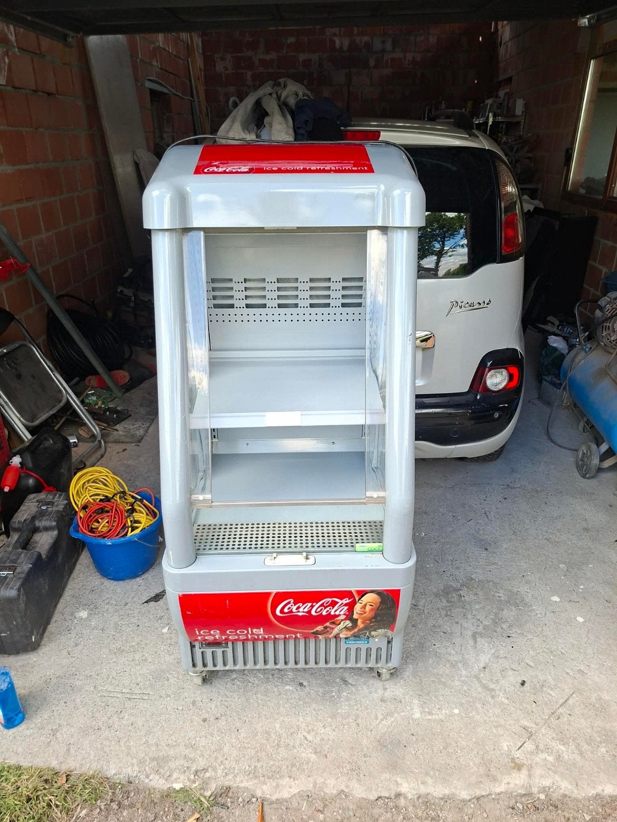 Frigo Coca Cola, Ophalen