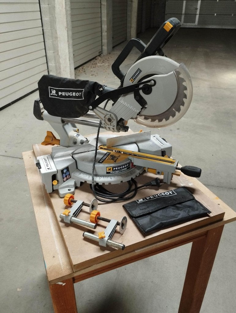 Zaagmachine - Afkortzaag - merk PEUGEOT - 75€, Doe-het-zelf en Bouw, Ophalen, Zo goed als nieuw