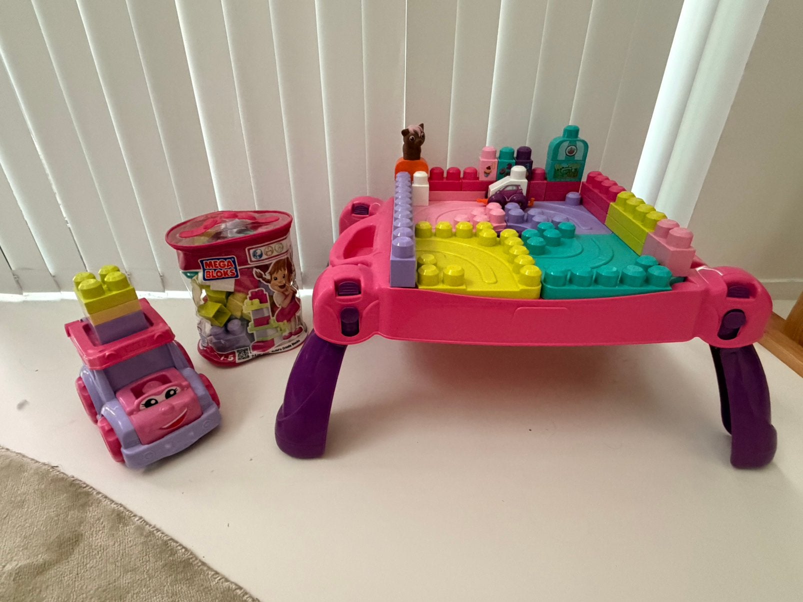 Mega bloks bouw en leertafel pink extra blokken en bus, Ophalen, Zo goed als nieuw