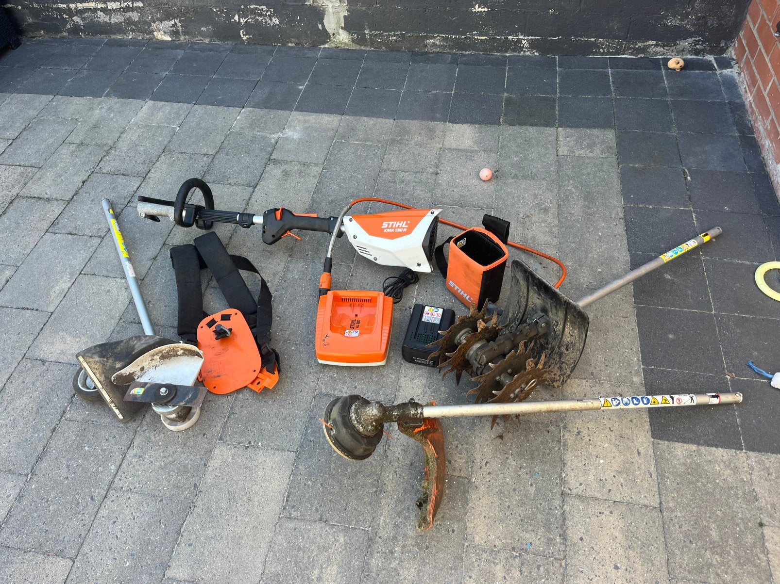 Combi multifonctions stihl KMA 130R, Enlèvement, Comme neuf, Batterie
