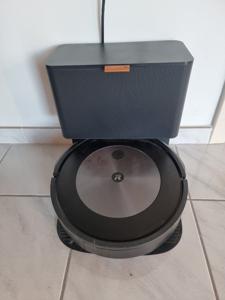 iRobot J7+ robotstofzuiger, Elektronische apparatuur, Ophalen, Gebruikt, Robotstofzuiger, IRobot