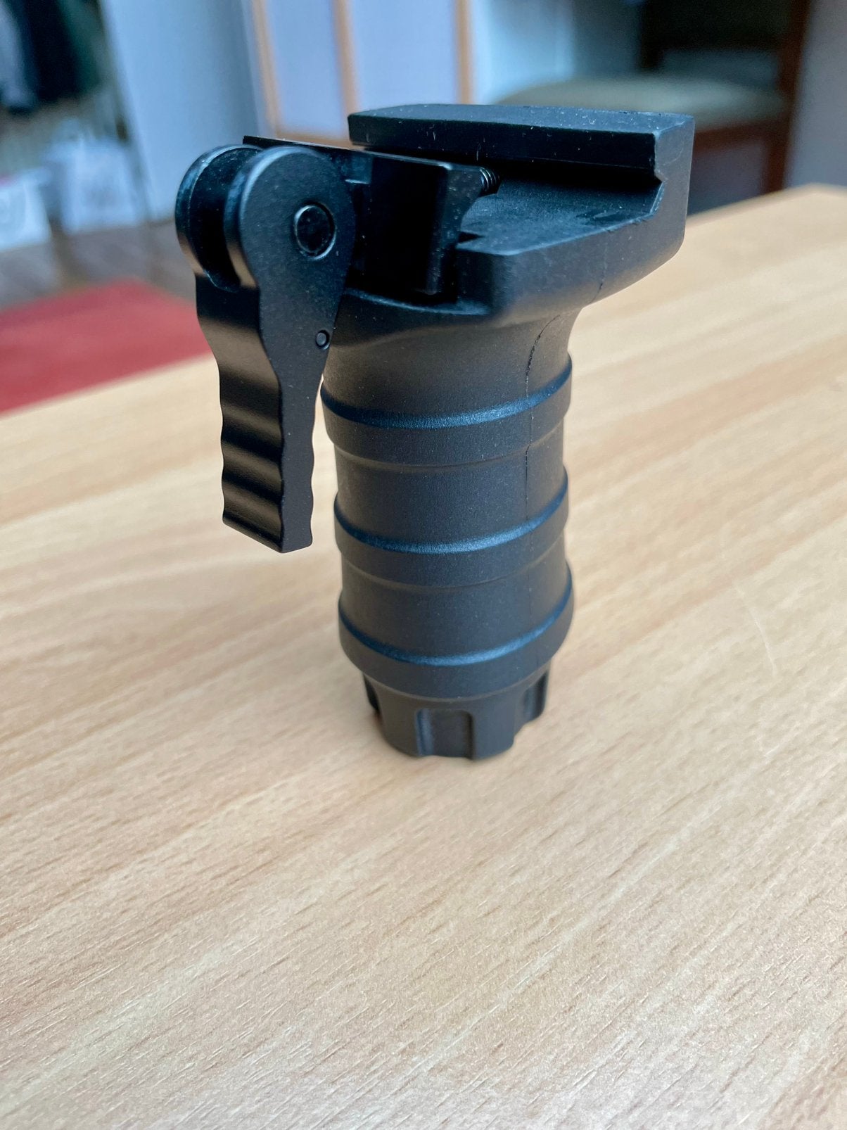 AIRSOFT - TGD QD short vertical grip black MP (NEW), Enlèvement, Neuf