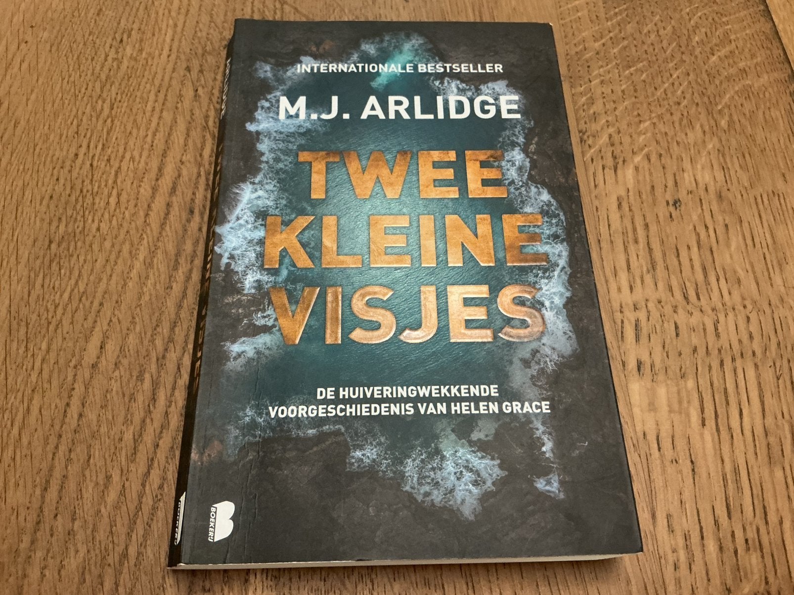 M.J. Arlidge - Twee kleine visjes, Ophalen, Gelezen, M.J. Arlidge