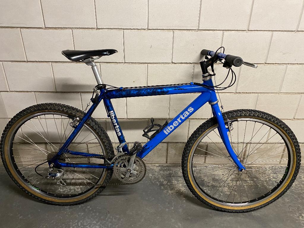 VÉLO DE MONTAGNE 26 POUCES, VTT rigide, Frein sur jante, 45 à 49 cm, Enlèvement
