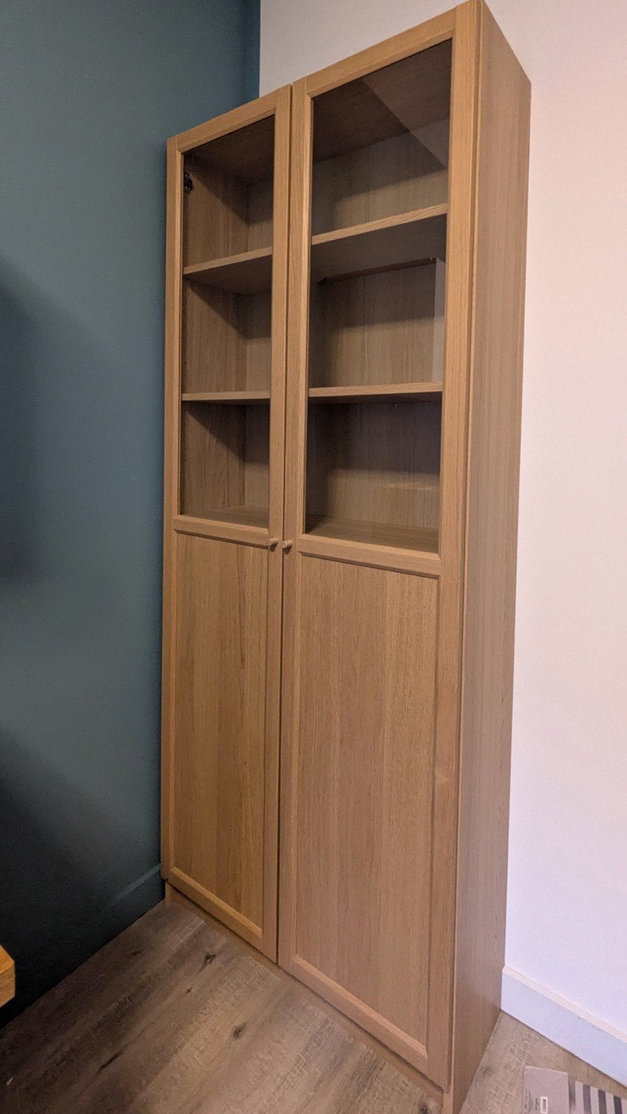Boekenkast vitrine Ikea Billy, Huis en Inrichting, Kasten | Vitrinekasten, Ophalen, Met deur(en), 50 tot 100 cm, 150 tot 200 cm