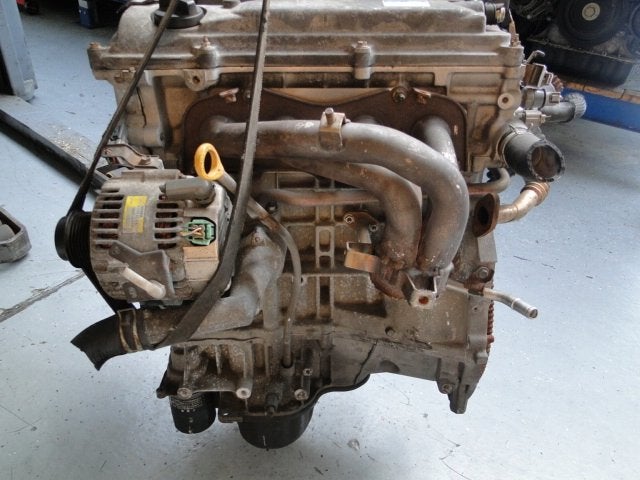 Moteur 1AZFSE Nu AVENSIS TOYOTA, Envoi, Utilisé, Skoda