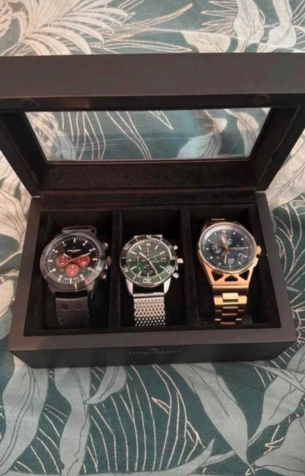 Limited collection box Alpha sierra, Bijoux, Sacs & Beauté, Montres | Hommes, Enlèvement ou Envoi, Comme neuf
