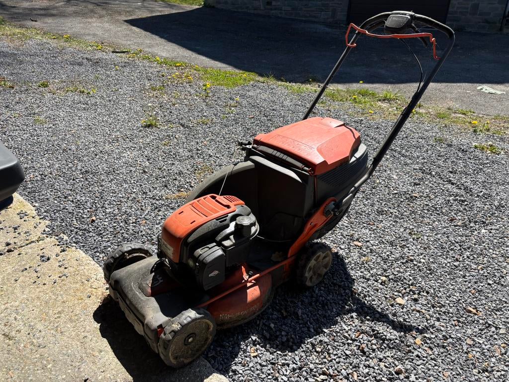 Tondeuse Husqvarna hors d’usage, Enlèvement, Utilisé, Essence