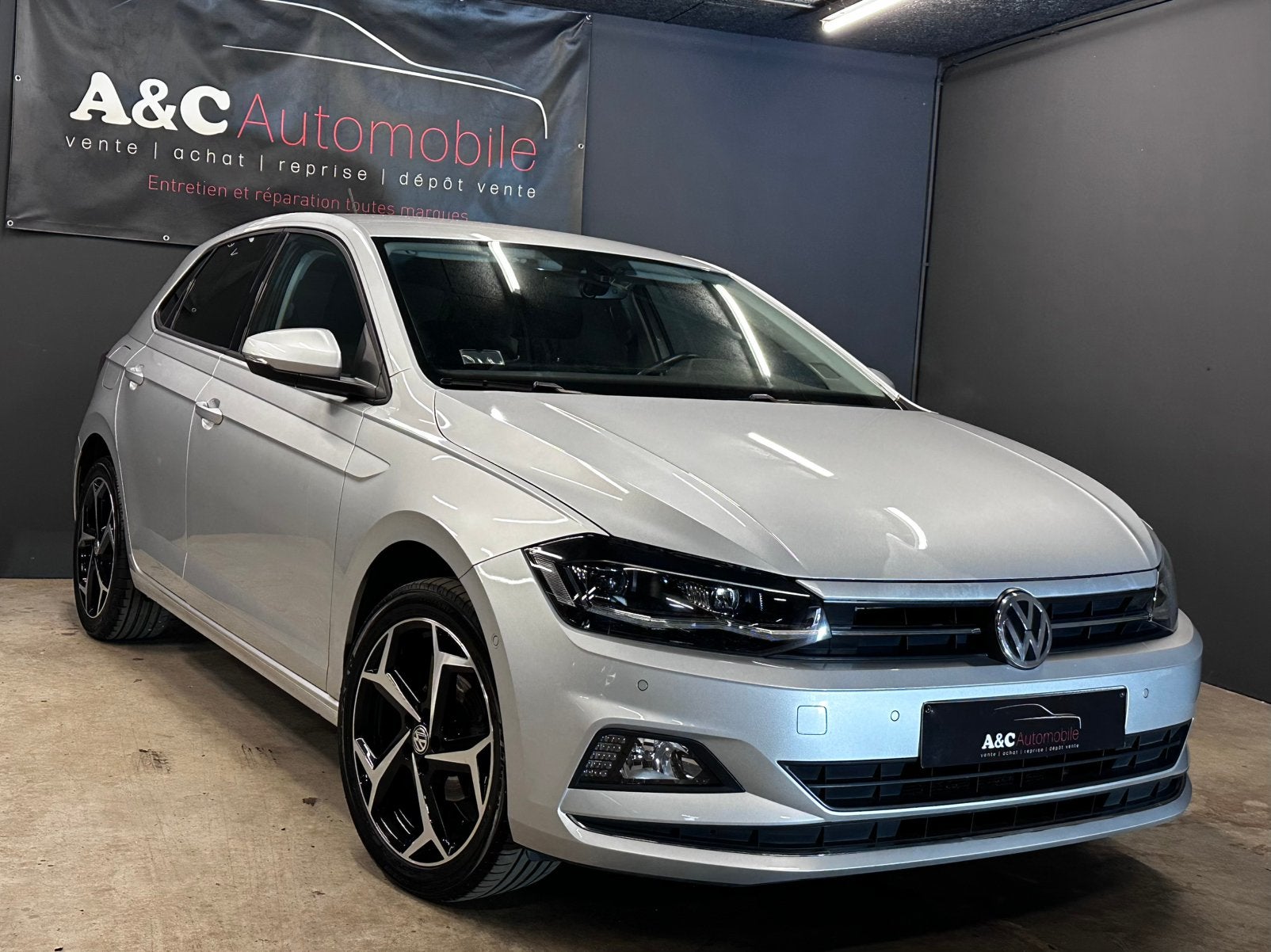 Vw Polo 1.0TSI Automatique - Xenon - camera, Autos, Bluetooth, Argent ou Gris, Achat, Euro 6