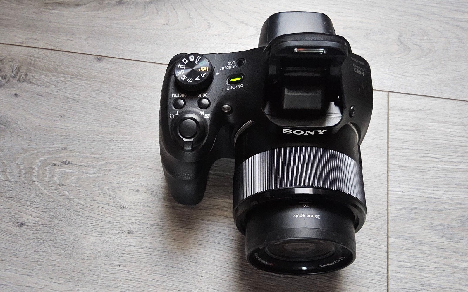 Sony Cybershot digitaal camera. Bijna nieuwe met accessoires, Ophalen of Verzenden, Geheugenkaart, Sony