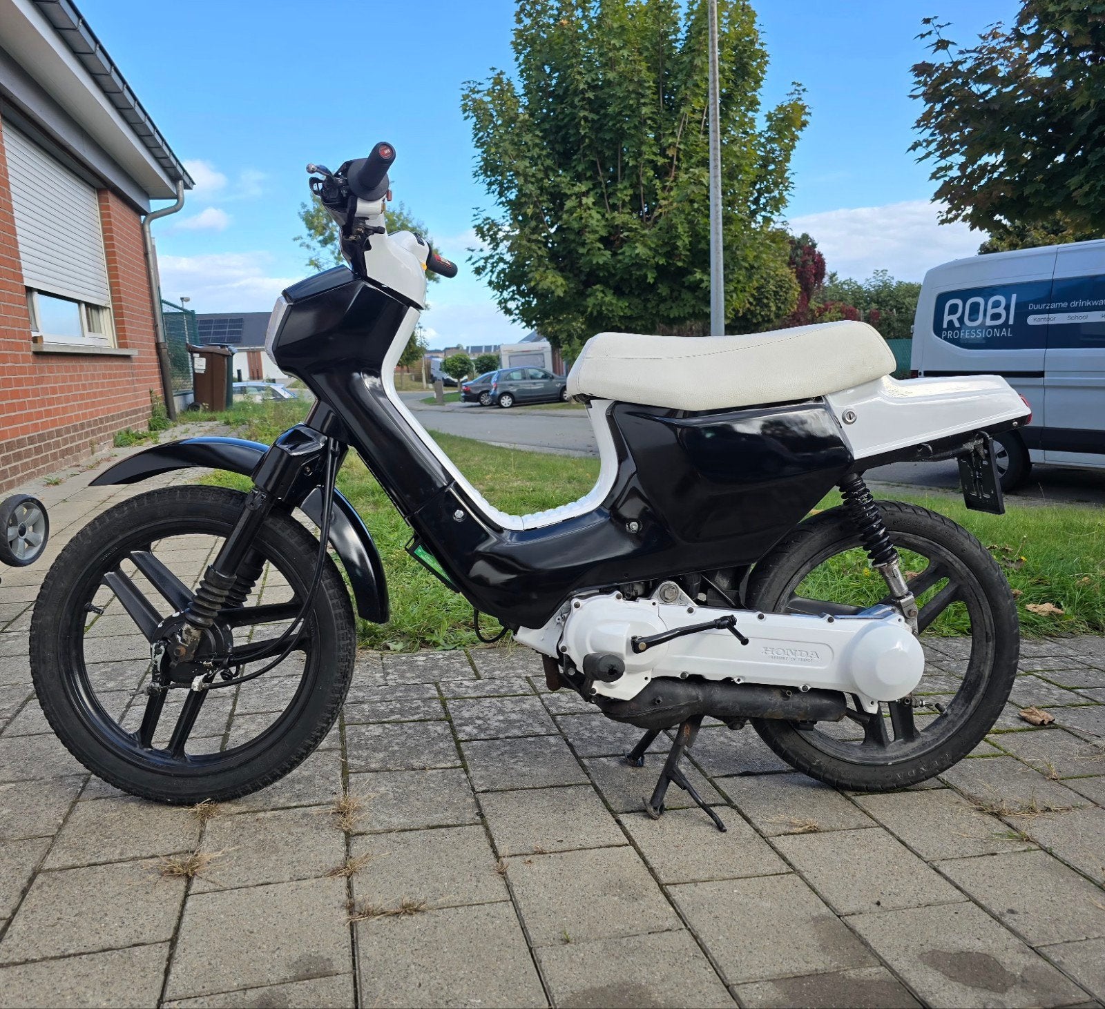 Honda Wallaroo Deluxe A classe, Enlèvement