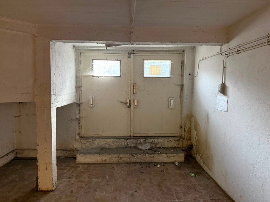 Espace de rangement +/- 200m2 - De Panne, Enlèvement