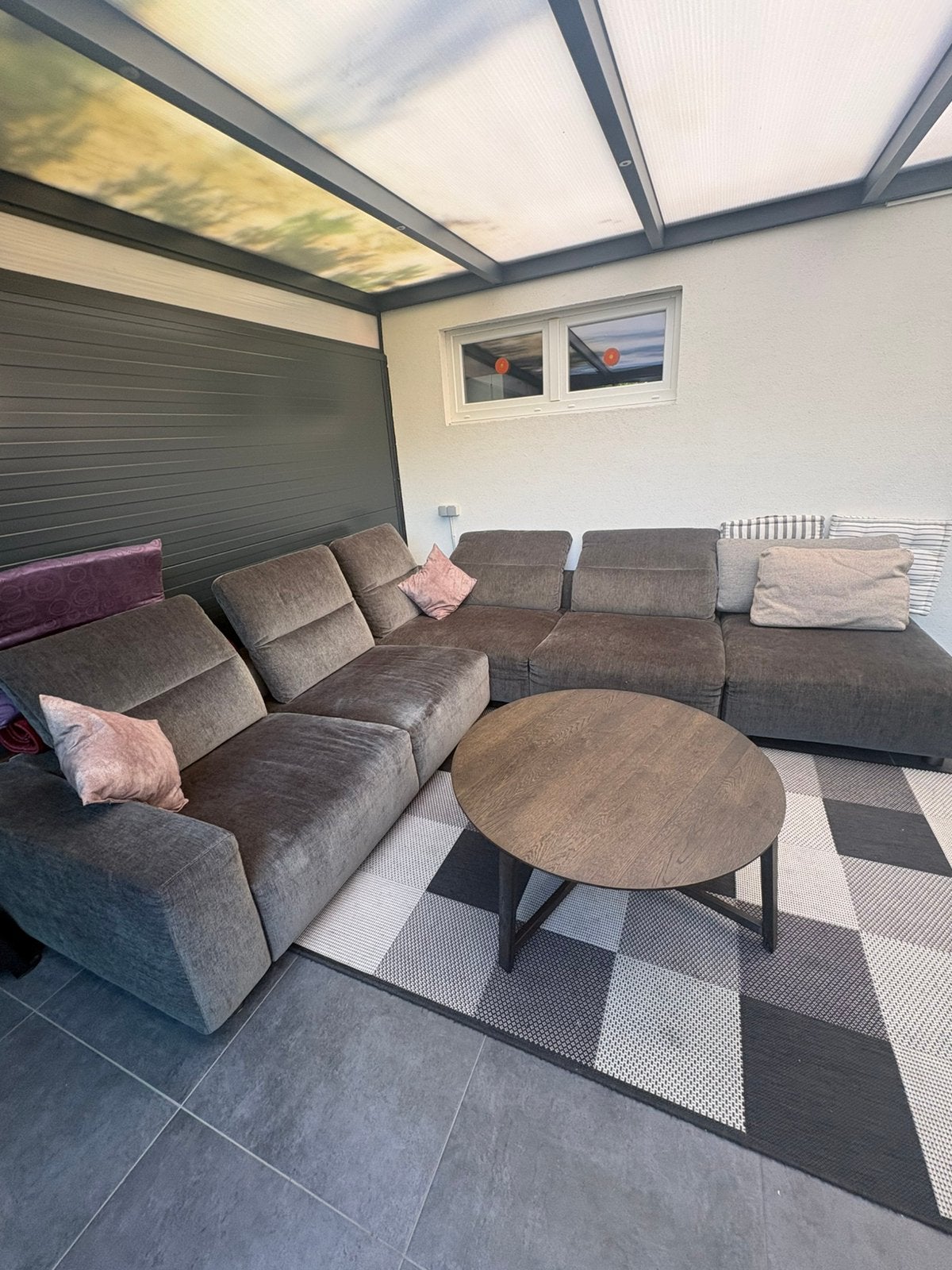 Canapé d'angle spacieux et confortable gris/vert - bon état, Maison & Meubles, Enlèvement, Utilisé, Banc d'angle
