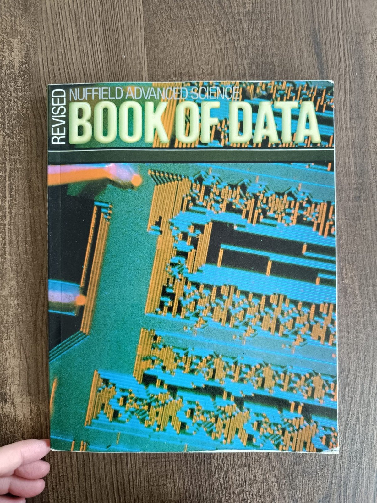 Nuffield Advanced Science Book of Data Revised, Ophalen of Verzenden, Gelezen, Hogeschool