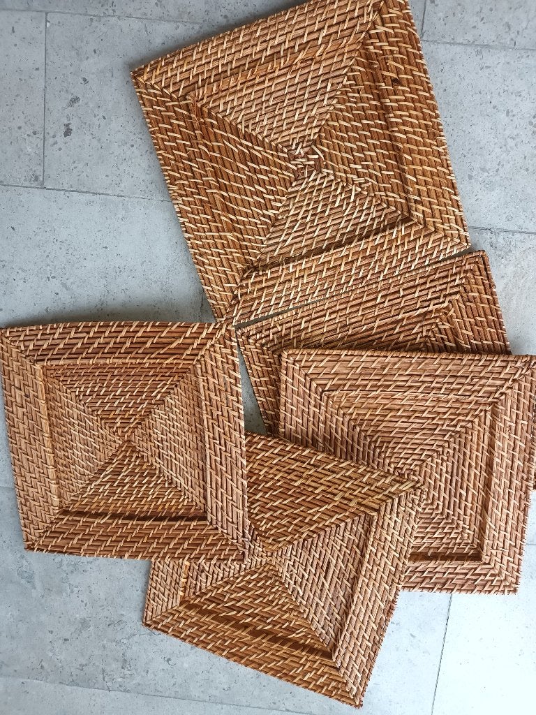 Rieten, vierkante onderleggers + bord zelf, Enlèvement, Assiettes(s)