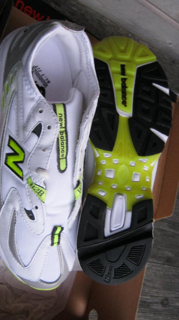 loopschoenen New Balance M8285W maat 43, Ophalen, Nieuw, Hardlopen, Hardloopschoenen