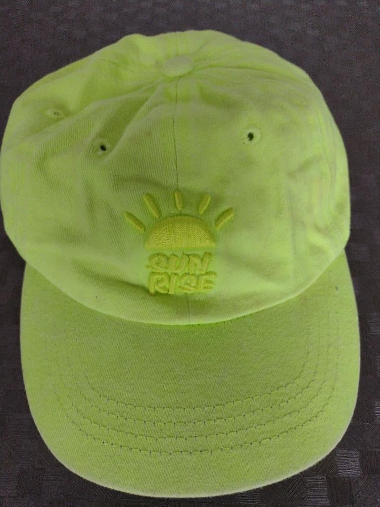 Bonnet pour bébé de couleur vive. Taille 52, Enfants & Bébés, Vêtements de bébé | Casquettes & Chapeaux, Veritas, Garçon, Comme neuf