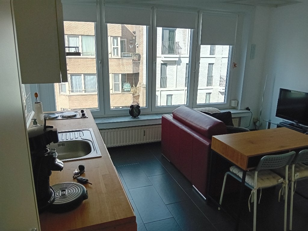 Studio met apart slaapkamer te huur van 1/11 Genk centrum, Genk