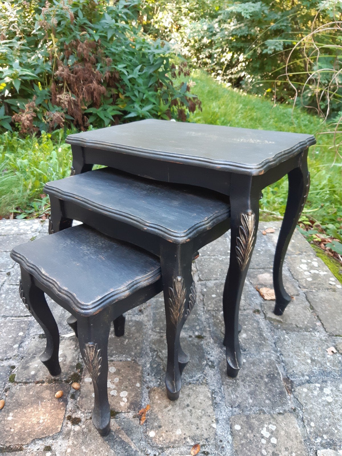 3 tables gigognes en bois – style Louis XV – noir patiné

Ch, Antiquités & Art, Enlèvement