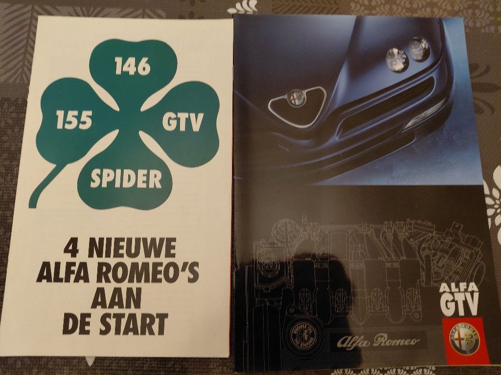 2 brochures Alfa GTV + 4 nouveaux A.R. au départ, Enlèvement ou Envoi, Alfa Romeo, Comme neuf, Alfa Romeo