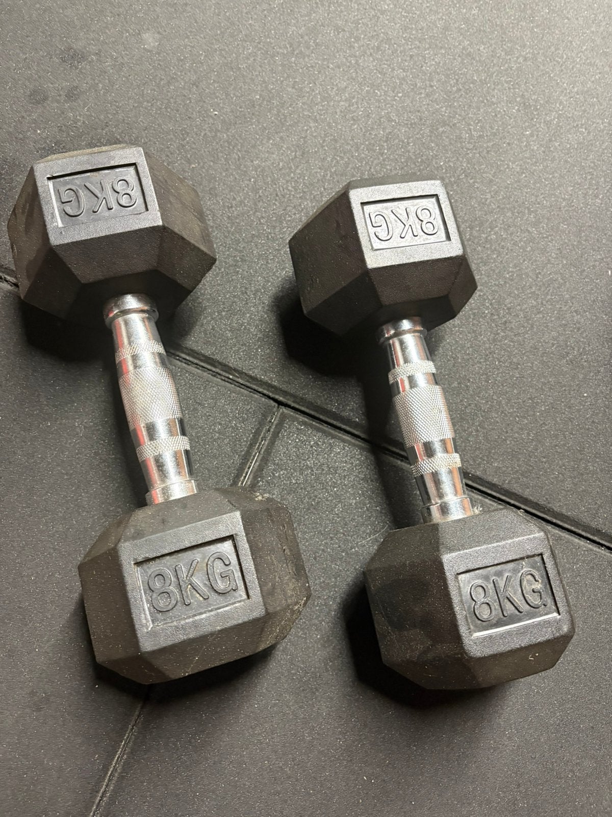 Dumbell 8kg, Sports & Fitness, Enlèvement, Comme neuf, Haltère