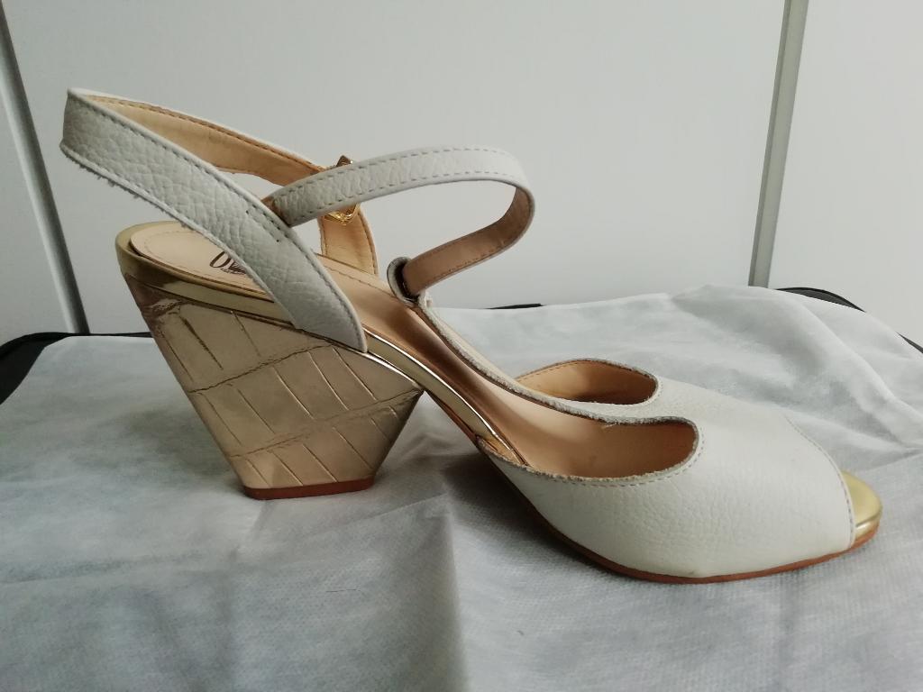 Lougos Santos Damesschoenen – Maat 39/40, Wit, Zo goed als nieuw, Schoenen met hoge hakken, Ophalen