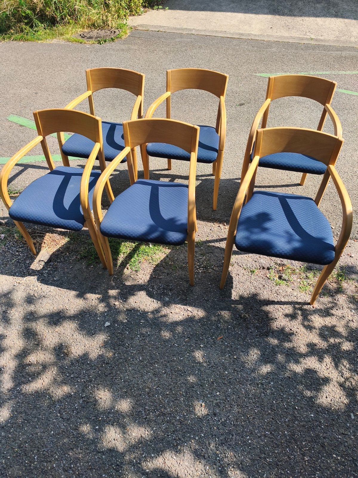Chaises, Enlèvement