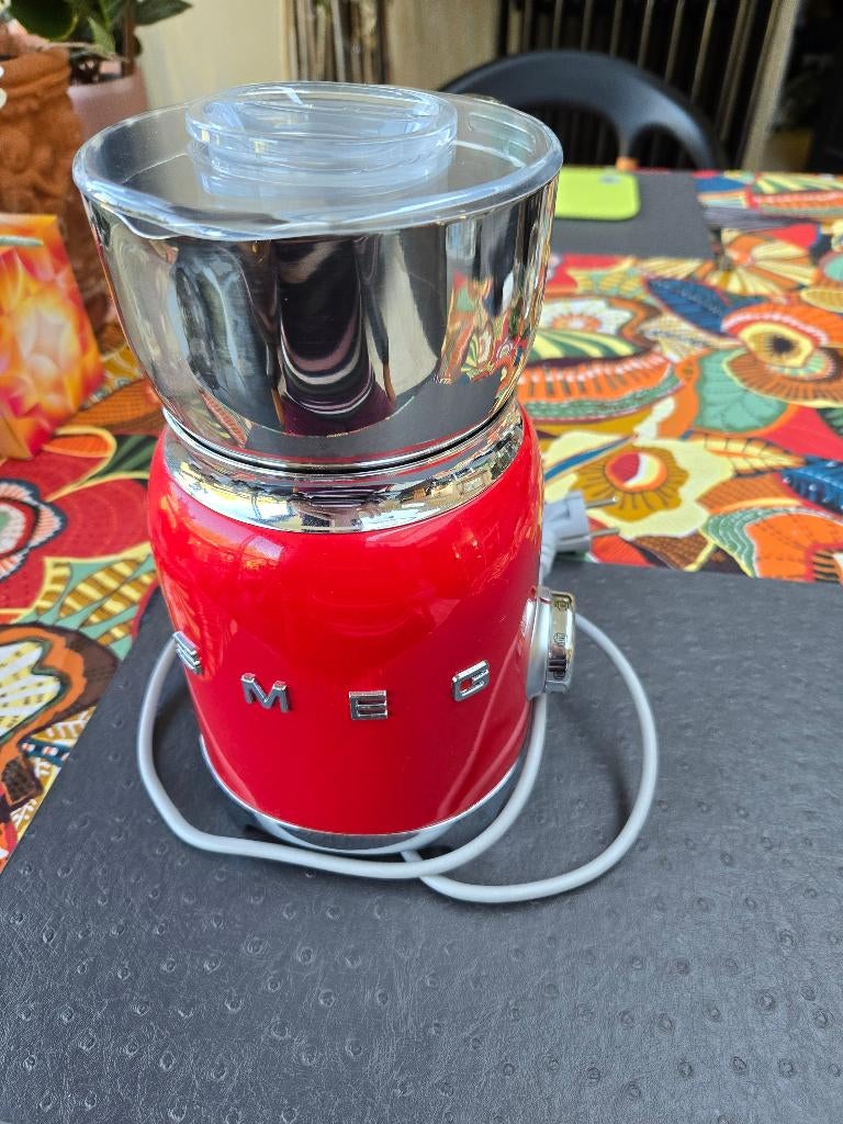 Melkopschuimer Smeg, Elektronische apparatuur, Ophalen of Verzenden, Zo goed als nieuw, Elektrische melkopschuimer