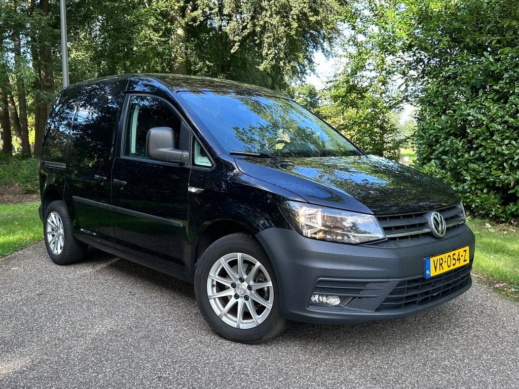 VW CADDY 2.0 TDI COMFORTLINE ZWART Euro 6, Auto's, Voorwielaandrijving, 4 cilinders, Zwart, Bedrijf