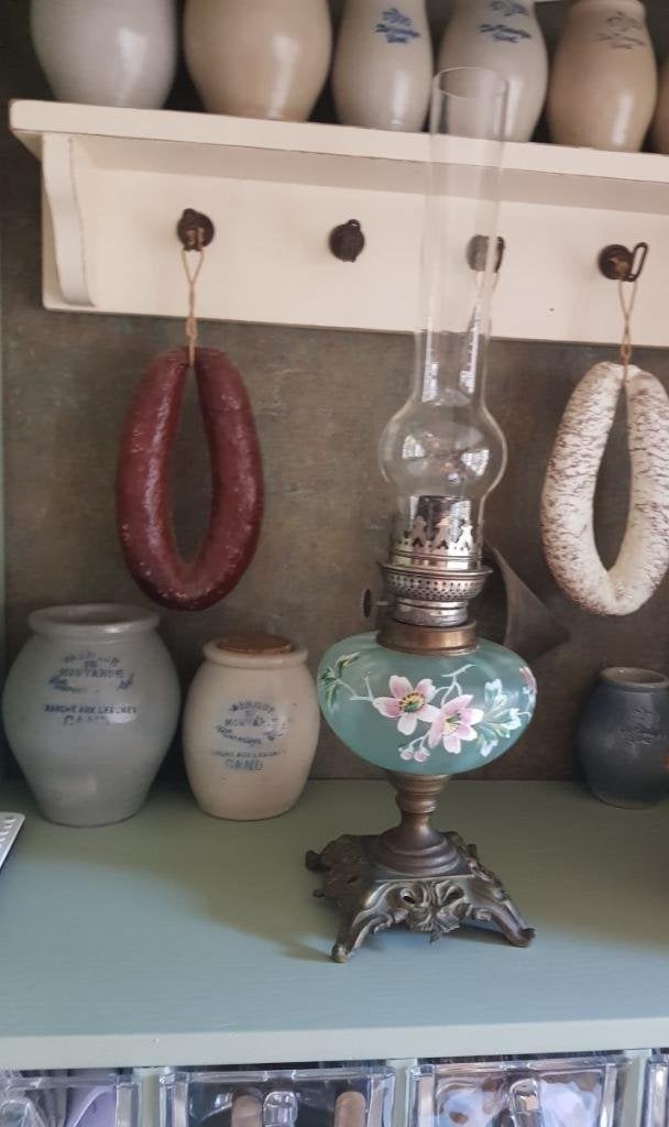 Antieke Franse olielamp, groen glas, roze bloemen, OPKNAPPER, Antiquités & Art, Antiquités | Éclairage, Enlèvement ou Envoi