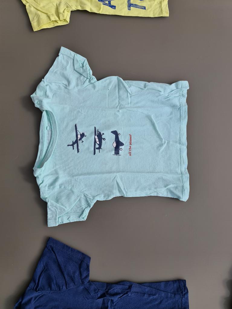 groen t-shirt met vliegtuigen, JBC, 92, Enfants & Bébés, Vêtements enfant | Taille 92, Enlèvement, Comme neuf