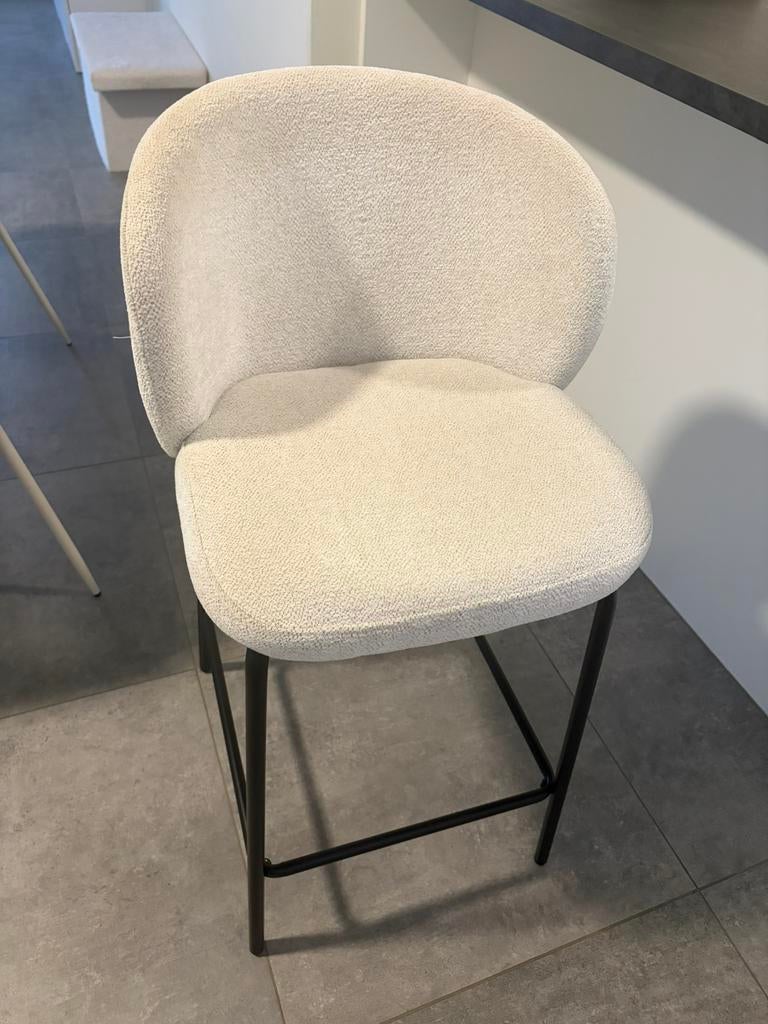 2x zachte boucle barkrukken te koop, Huis en Inrichting, Ophalen, Zo goed als nieuw, Metaal